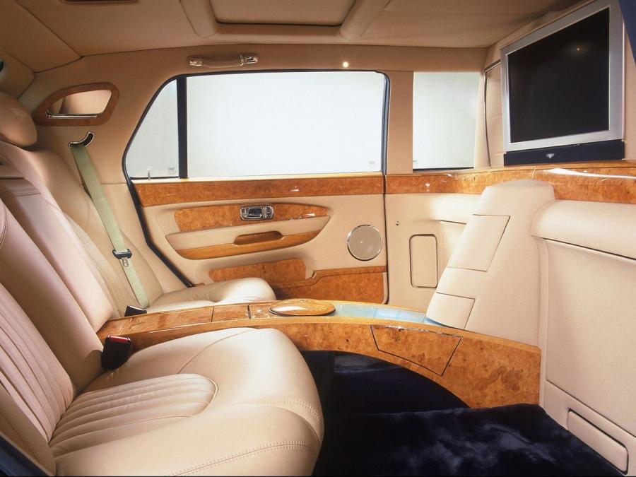  Bentley Arnage Limousine by Mulliner 2003 года  (фото 2 из 3)